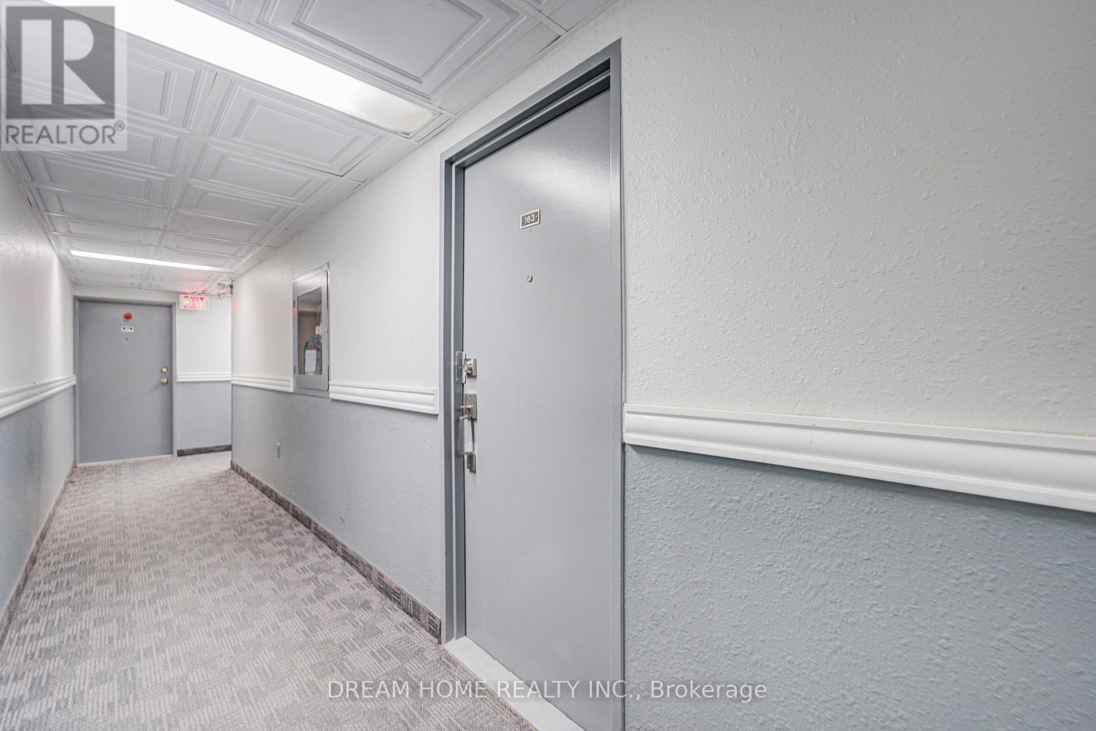 Row / Townhouse for Sale in 163 - 1395 WILLIAMSPORT DRIVE|Mississauga (Applewood), Ontario L4X2T4 4