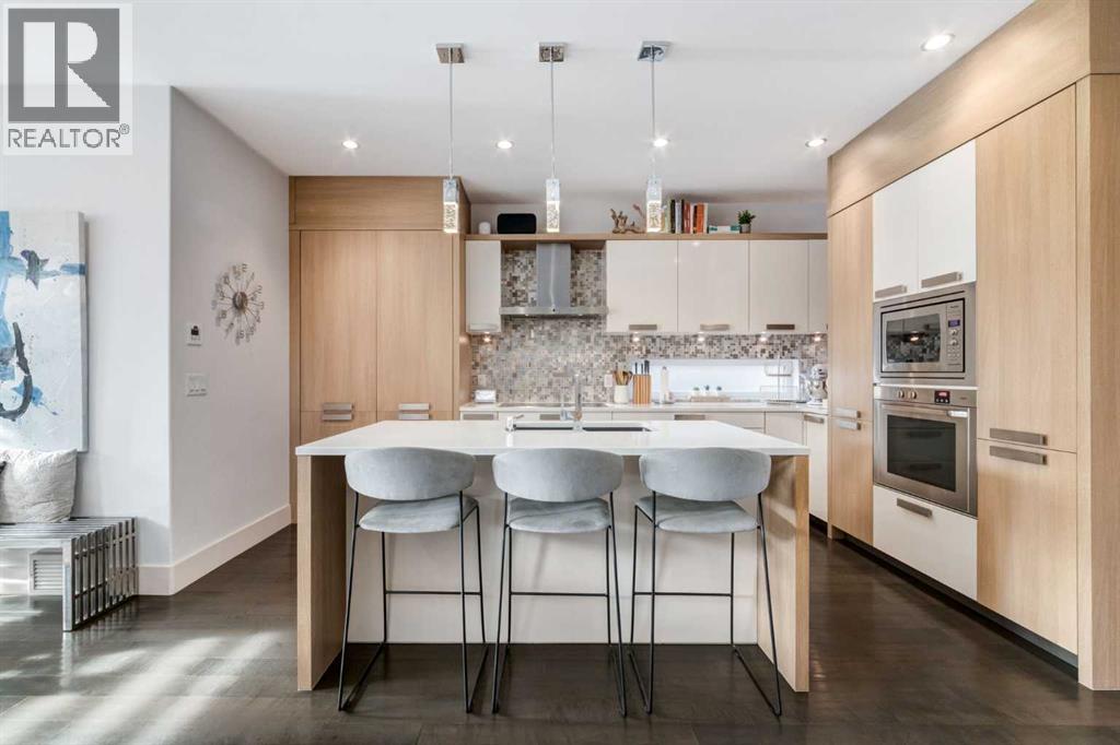 Duplex for Sale in 2613 3 Avenue NW|Calgary, Alberta T2N0L5 5