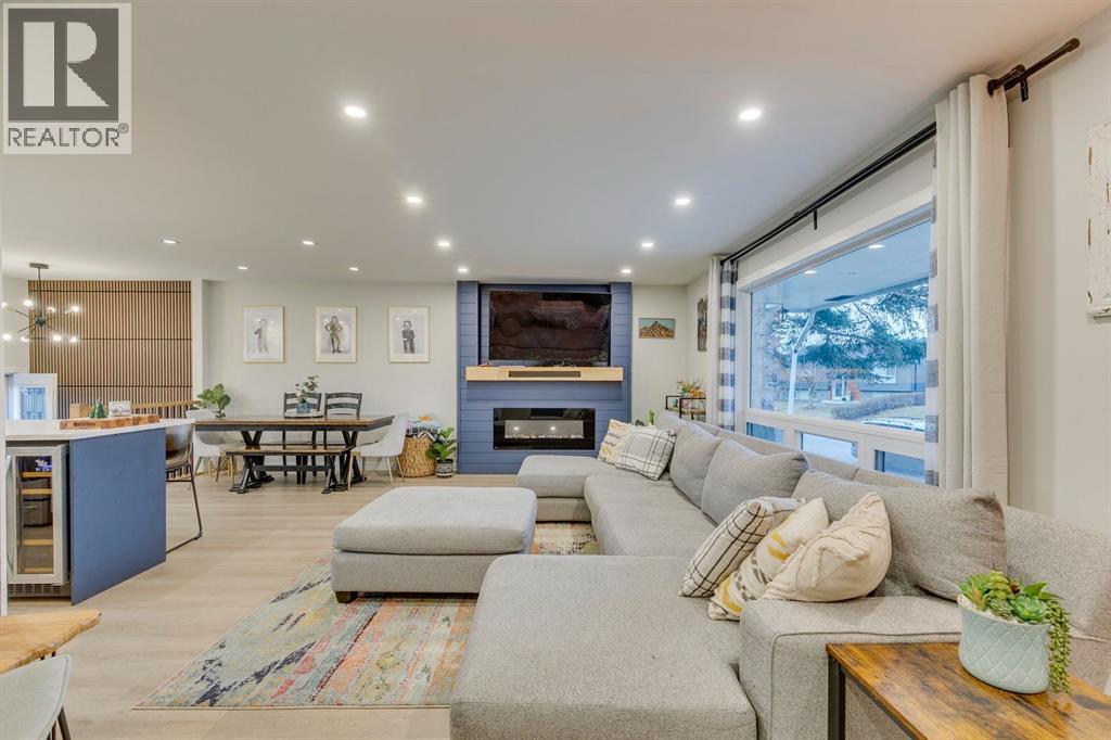 House for Sale in 1324 Lake Sylvan Drive SE|Calgary, Alberta T2J3C8 5