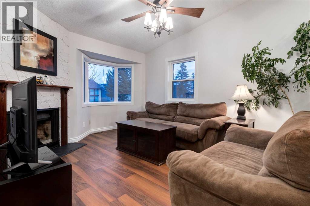 House for Sale in 27 BEDFIELD Close NE|Calgary, Alberta T3K3L3 4