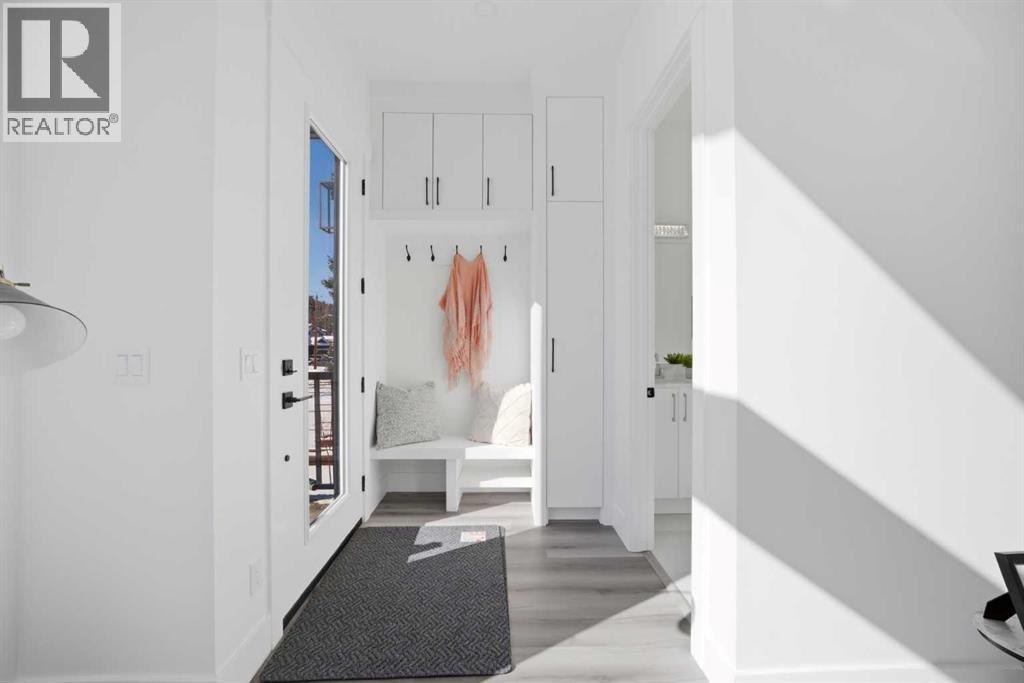 Duplex for Sale in 8520 33 Avenue NW|Calgary, Alberta T3B1M1 4