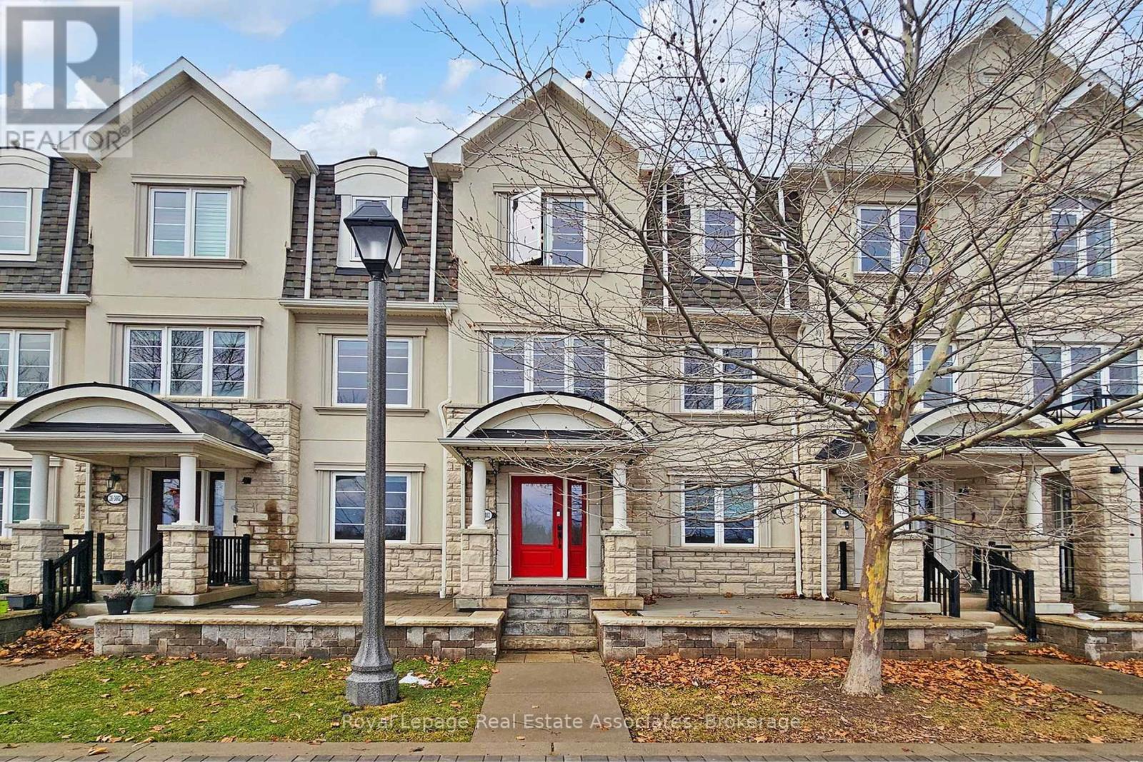 Row / Townhouse for Sale in 27 - 3002 PRESERVE DRIVE|Oakville (GO Glenorchy), Ontario L6M0V5 2