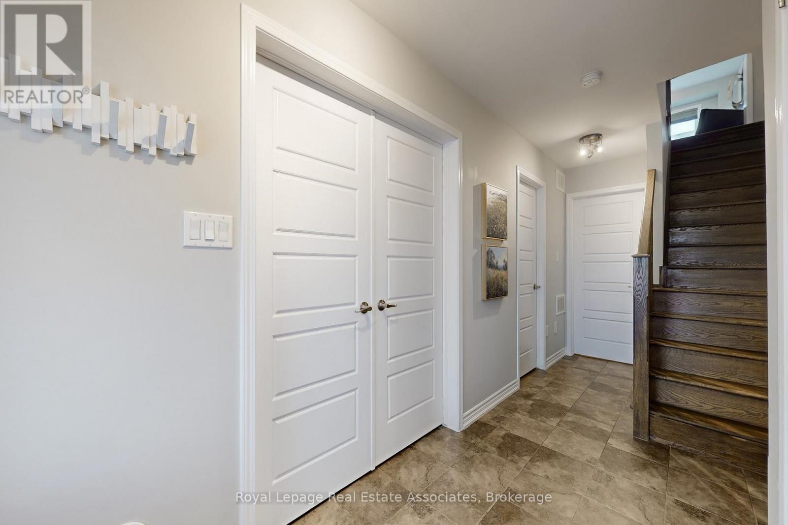 Row / Townhouse for Sale in 27 - 3002 PRESERVE DRIVE|Oakville (GO Glenorchy), Ontario L6M0V5 4