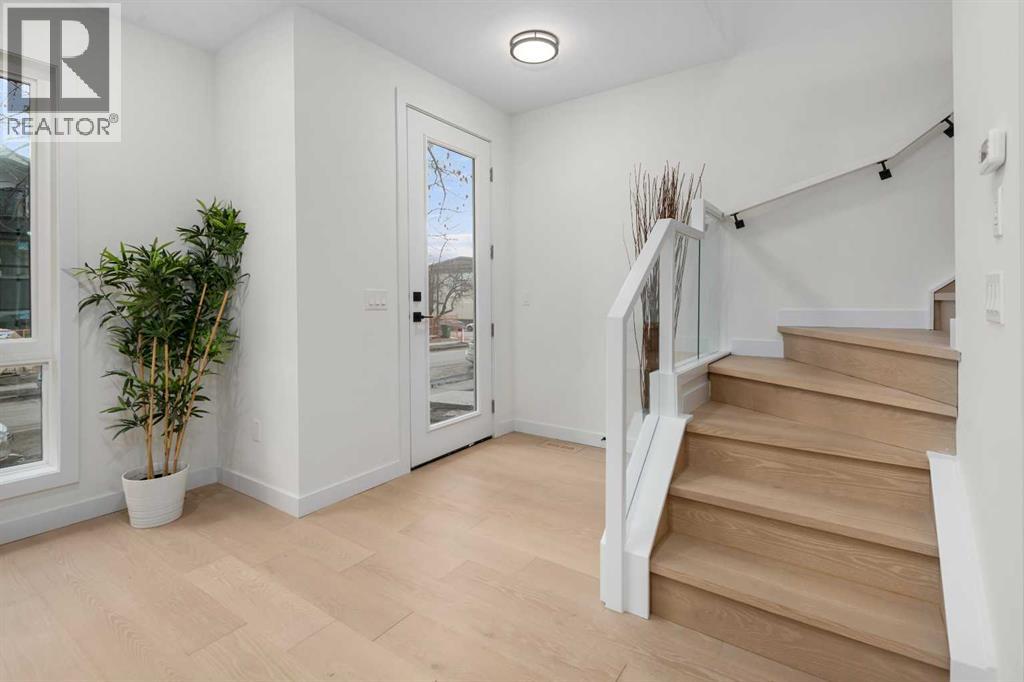 Row / Townhouse for Sale in 1, 3719 14A Street SW|Calgary, Alberta T2T3Y1 2