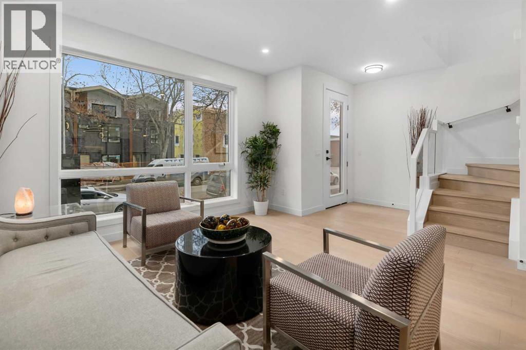 Row / Townhouse for Sale in 1, 3719 14A Street SW|Calgary, Alberta T2T3Y1 3