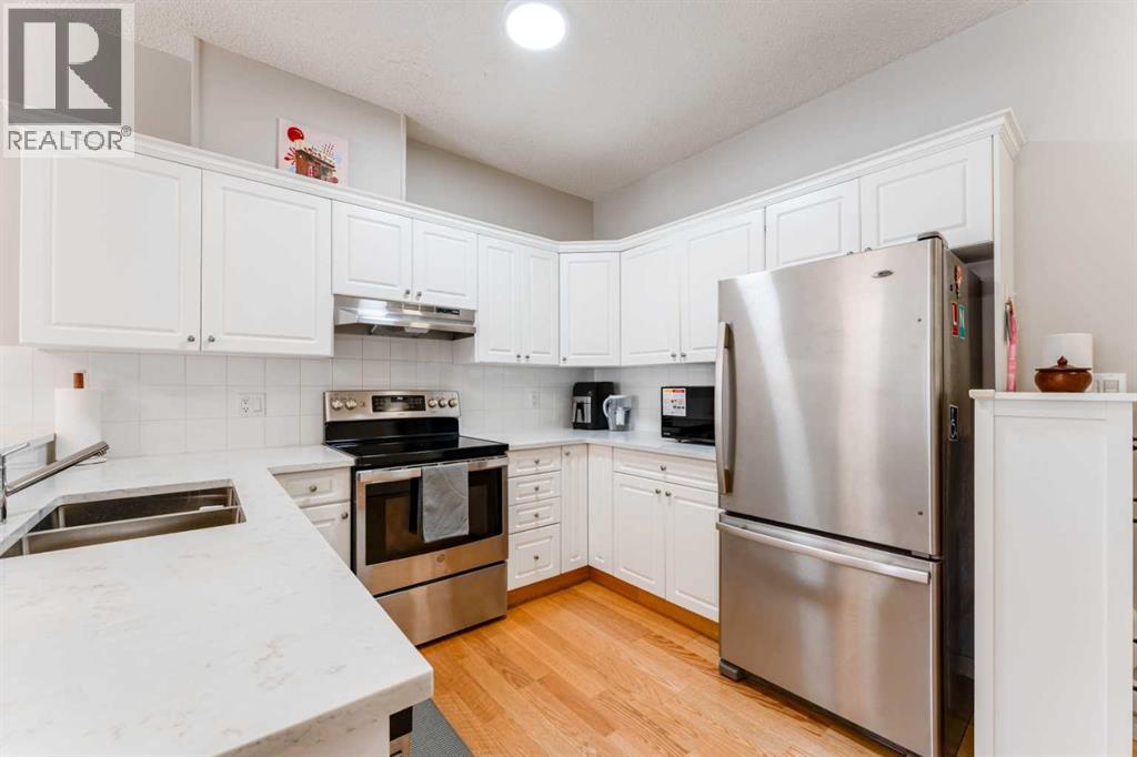 Apartment for Sale in 215, 777 3 Avenue SW|Calgary, Alberta T2P0G8 2