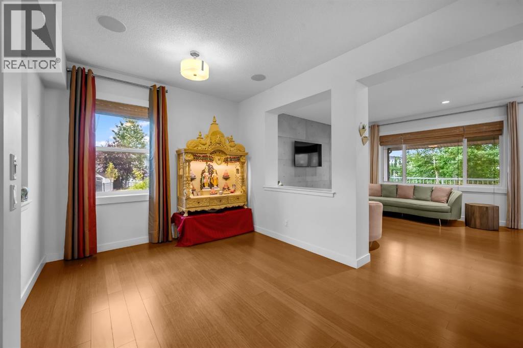 House for Sale in 233 Cranarch Common SE|Calgary, Alberta T3M1M3 5