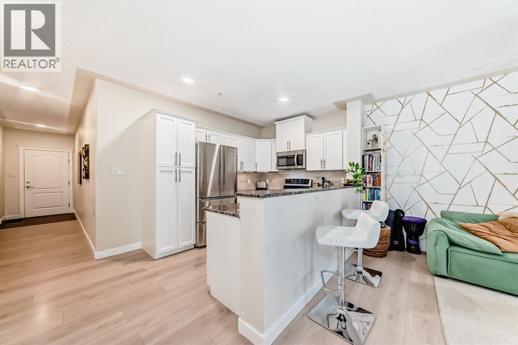 Apartment for Sale in 114, 30 Discovery Ridge Close SW|Calgary, Alberta T3H5X5 3