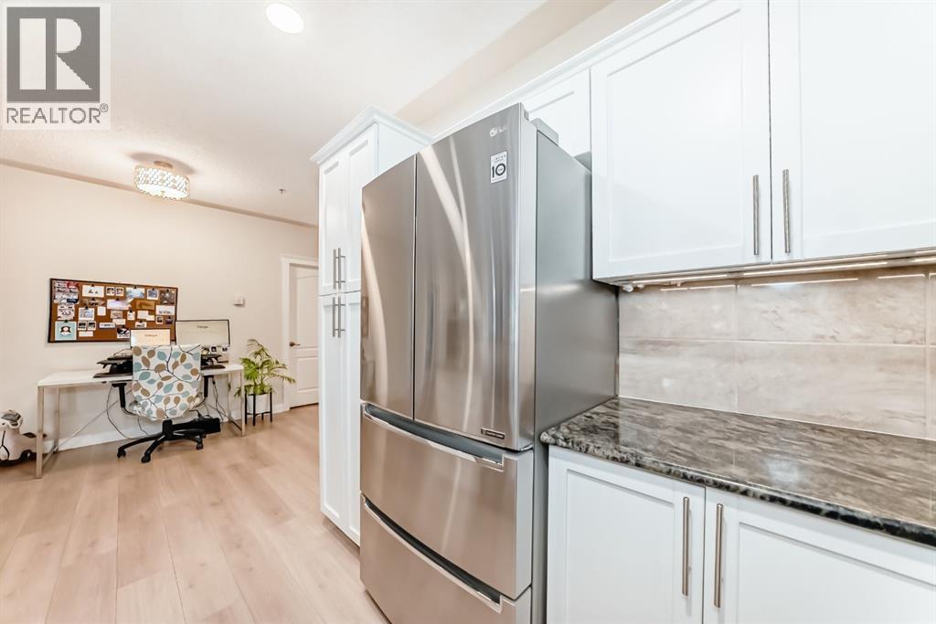 Apartment for Sale in 114, 30 Discovery Ridge Close SW|Calgary, Alberta T3H5X5 4