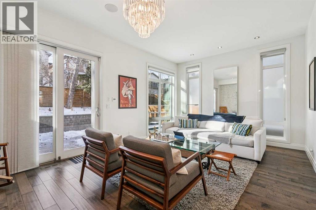 Duplex for Sale in 2109 20 Avenue SW|Calgary, Alberta T2T0M3 3