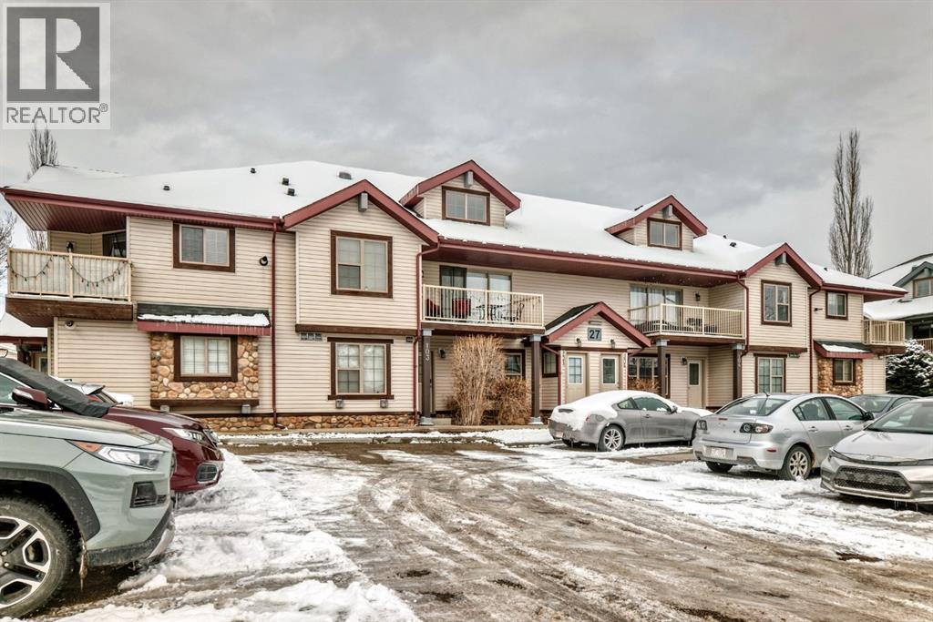 Row / Townhouse for Sale in 205, 27 Everridge Square SW|Calgary, Alberta T2Y5J7 2