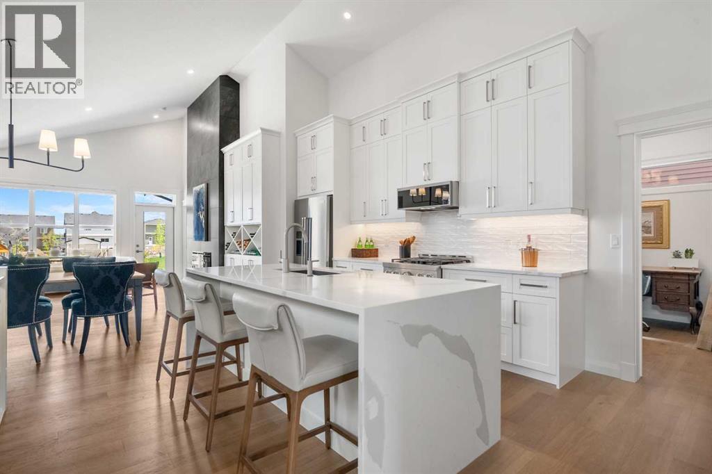 House for Sale in 218 Mitchell Heath NW|Calgary, Alberta T3R2G2 5