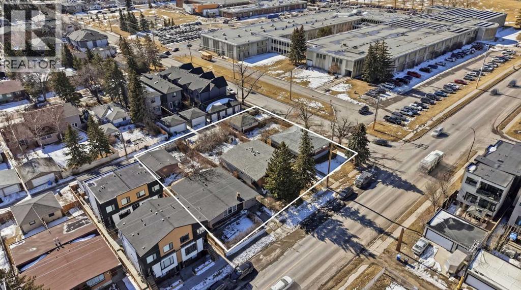 House for Sale in 2135 50 Avenue SW|Calgary, Alberta T2T2W5