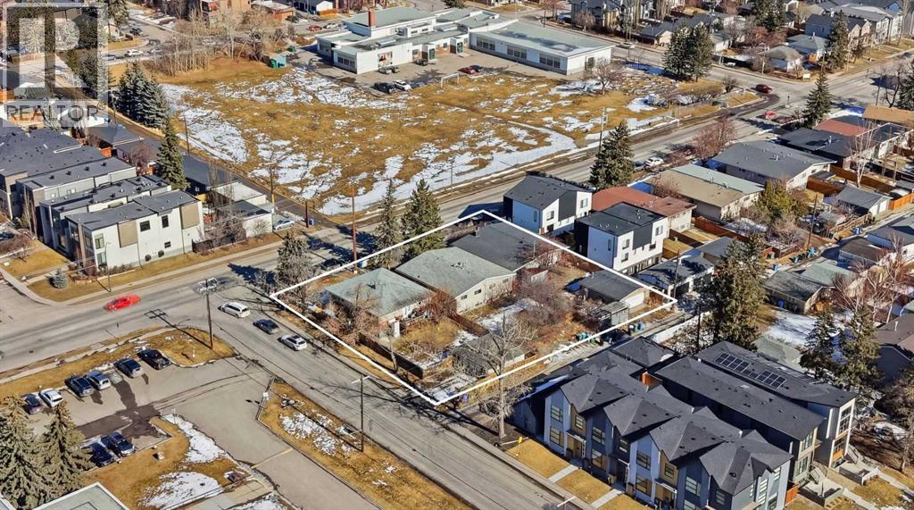 House for Sale in 2135 50 Avenue SW|Calgary, Alberta T2T2W5 2