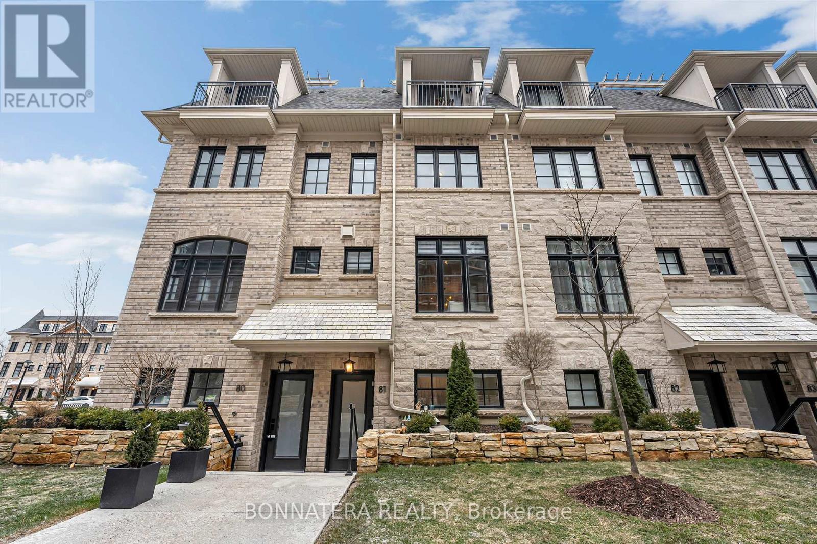 Row / Townhouse for Sale in 81 - 15 LUNAR CRESCENT|Mississauga (Streetsville), Ontario L5M2R6 2