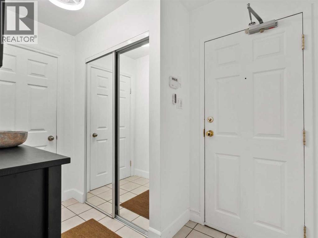 Apartment for Sale in #105, 820 15 Avenue SW|Calgary, Alberta T2R0S1 3