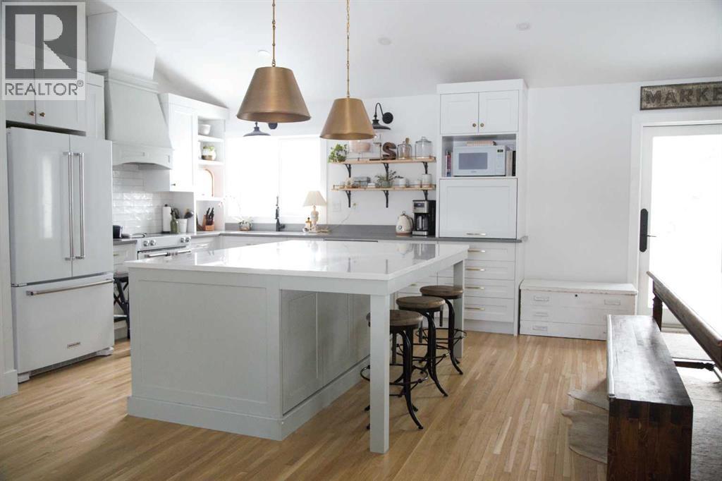 House for Sale in 64 Hartford Road NW|Calgary, Alberta T2K2A5 3