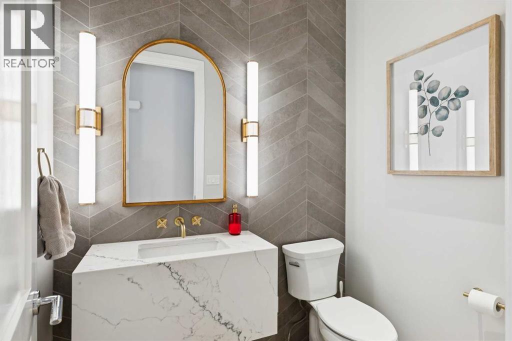 House for Sale in 1035 73 Street SW|Calgary, Alberta T3H0S2 4