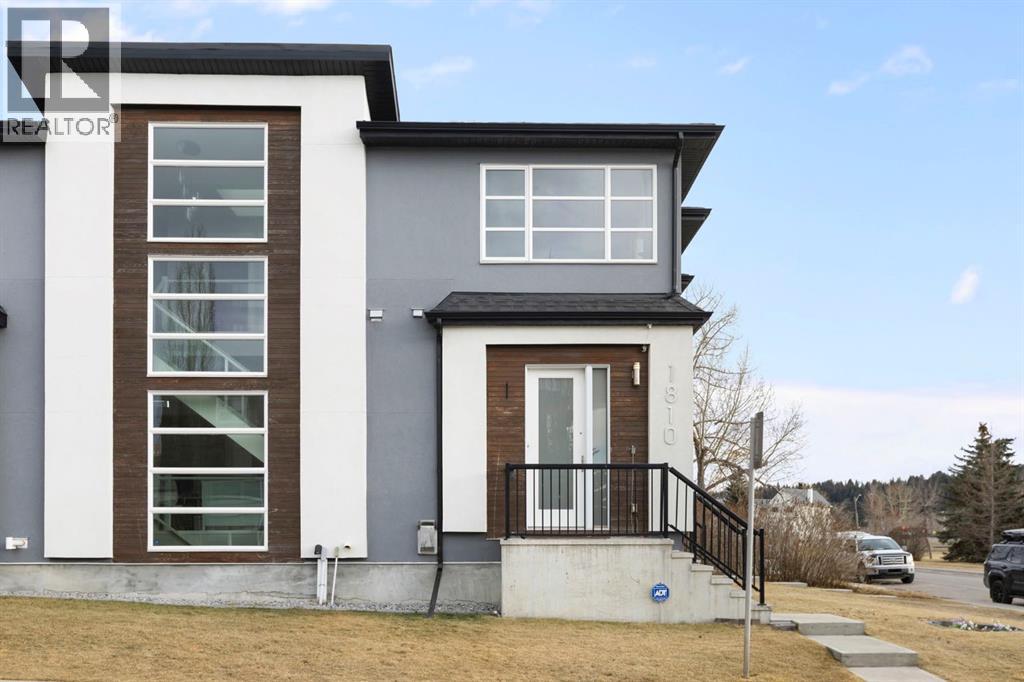 Duplex for Sale in 1810 43 Street NW|Calgary, Alberta T3B6E6 3