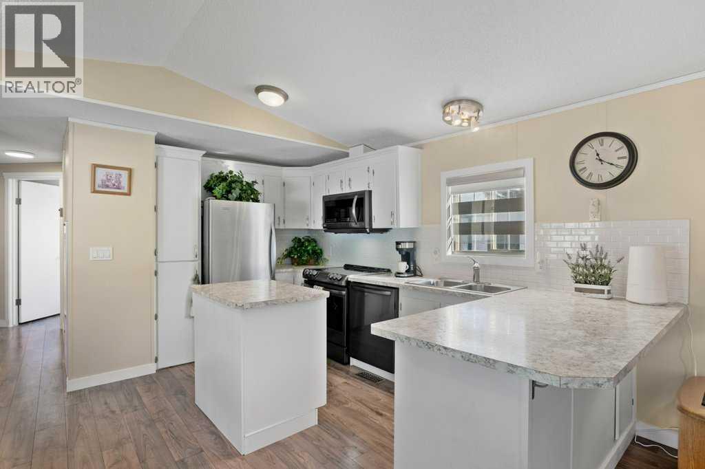 Mobile Home for Sale in 139, 99 Arbour Lake Road NW|Calgary, Alberta T3G4E4 5