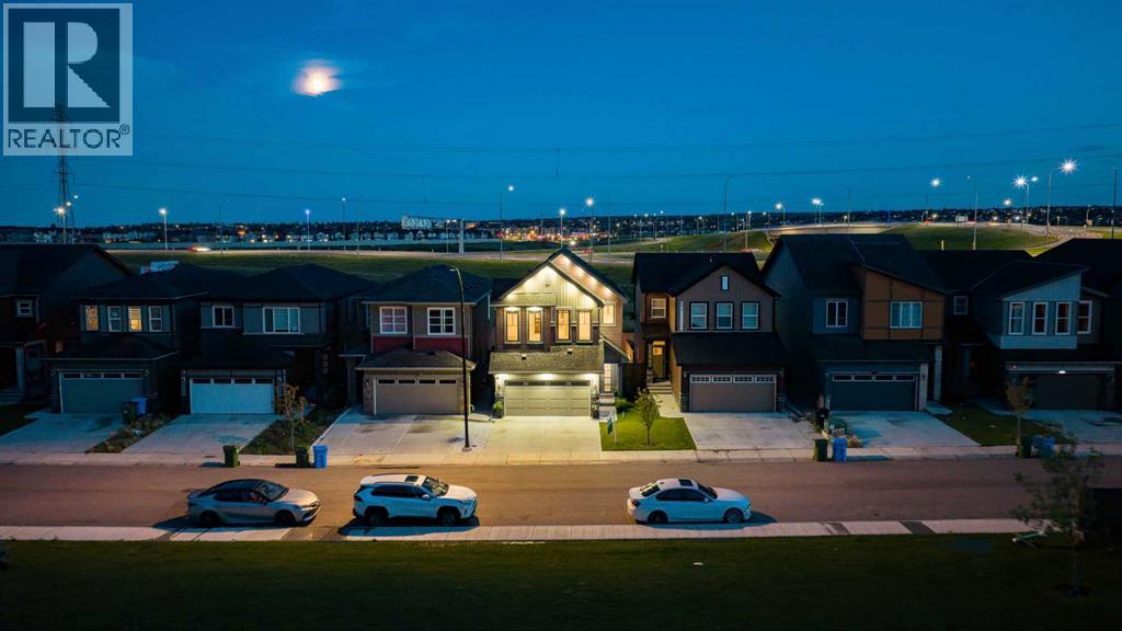 House for Sale in 234 Carringsby Way NW|Calgary, Alberta T3P1T5 2