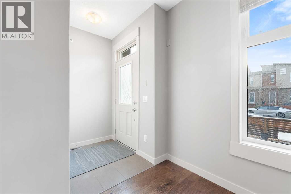 Row / Townhouse for Sale in 1, 4728 17 Avenue NW|Calgary, Alberta T3B0P5 3