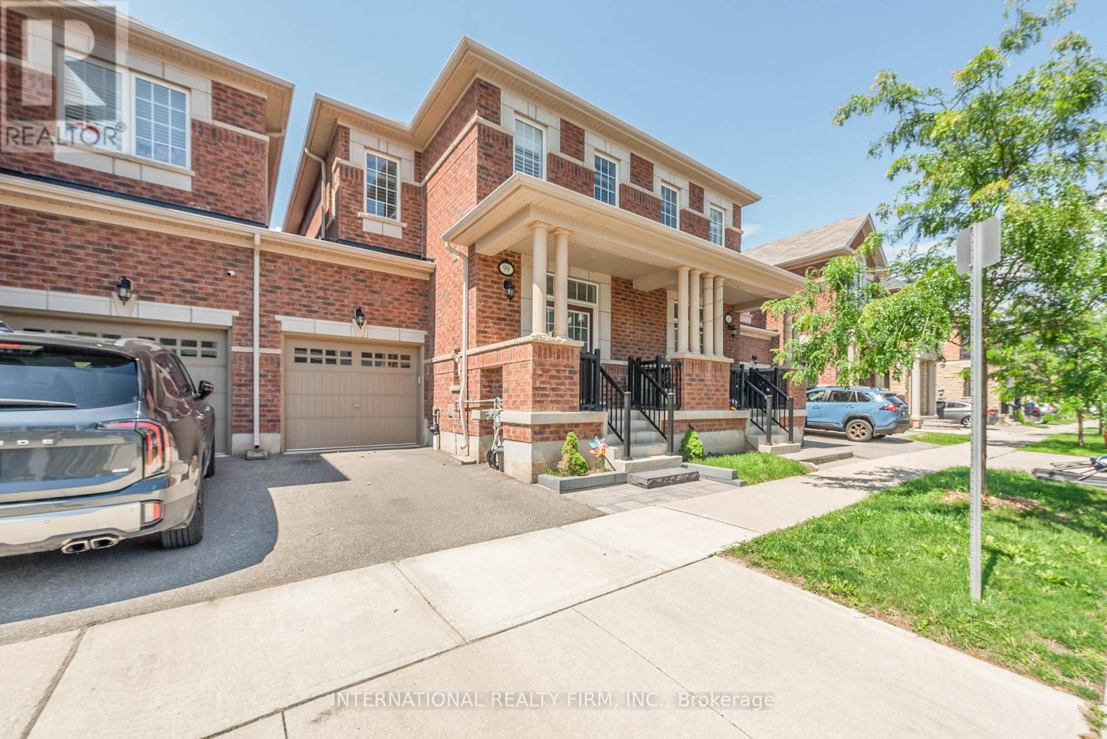 Row / Townhouse for Sale in 99 HUGUENOT ROAD|Oakville (GO Glenorchy), Ontario L6H0M3