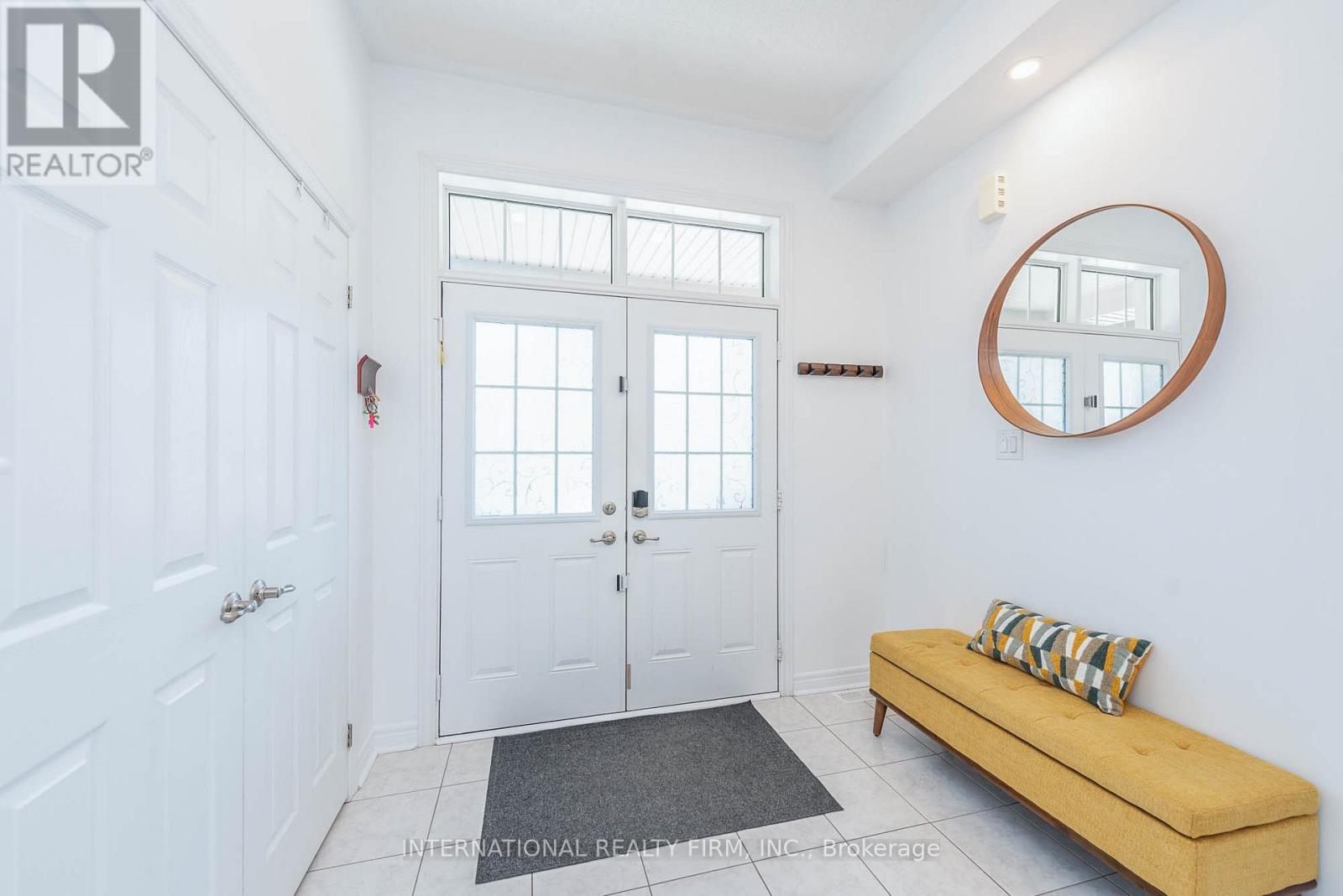 Row / Townhouse for Sale in 99 HUGUENOT ROAD|Oakville (GO Glenorchy), Ontario L6H0M3 4