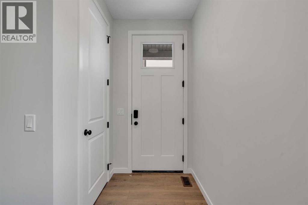 House for Sale in 108 Creekview Manor SW|Calgary, Alberta T2X4Y1 2