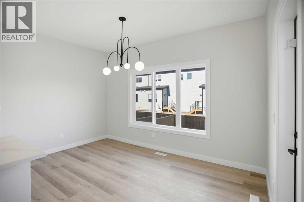 House for Sale in 109 Corner Glen Green NE|Calgary, Alberta T3N2P7 2