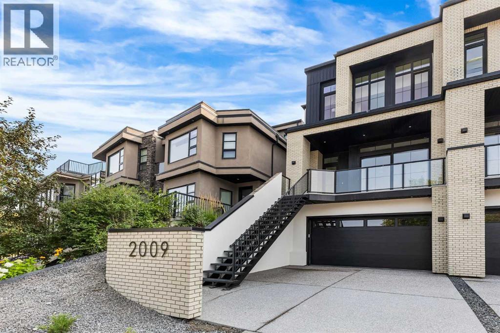 Duplex for Sale in 2009 28 Avenue SW|Calgary, Alberta T2T1K4 2