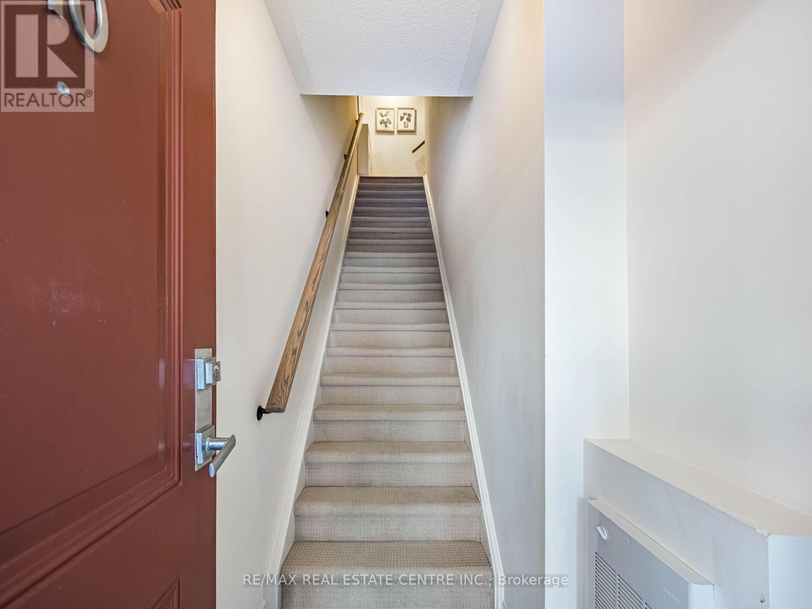 Row / Townhouse for Sale in 10 - 125 LONG BRANCH AVENUE|Toronto (Long Branch), Ontario M8W0A9 3