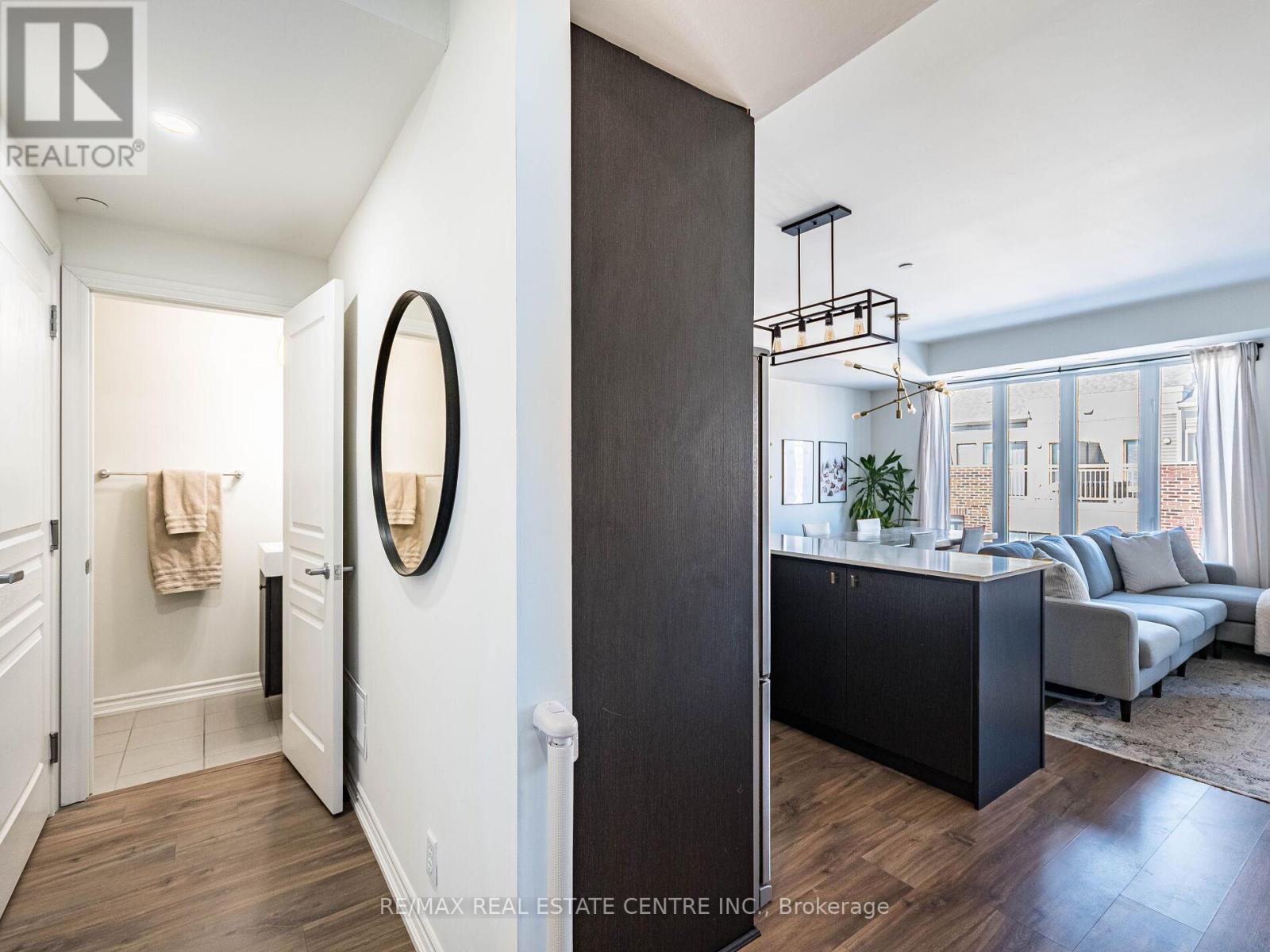 Row / Townhouse for Sale in 10 - 125 LONG BRANCH AVENUE|Toronto (Long Branch), Ontario M8W0A9 5