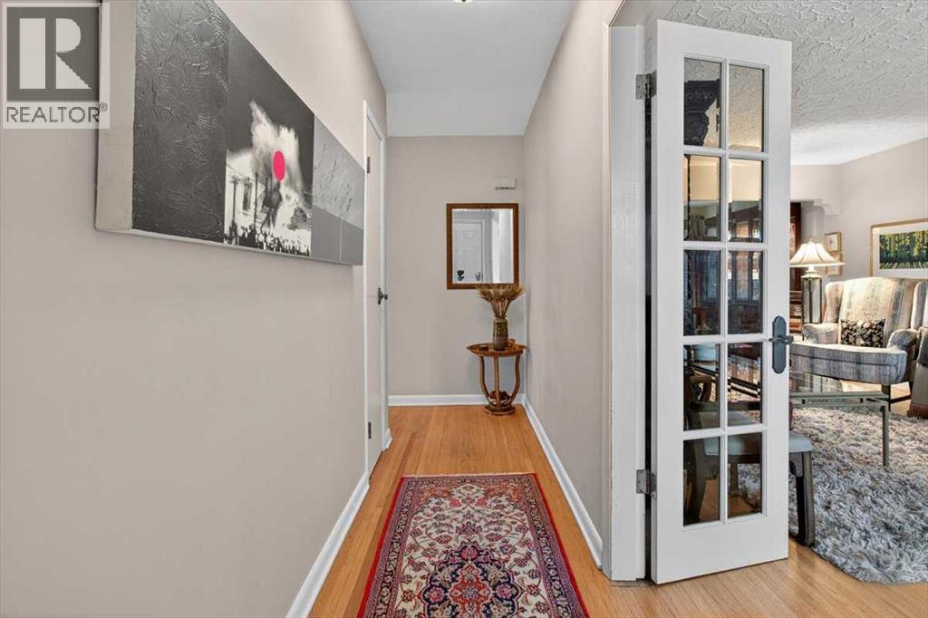 House for Sale in 2808 35 Street SW|Calgary, Alberta T3E2Y5 4