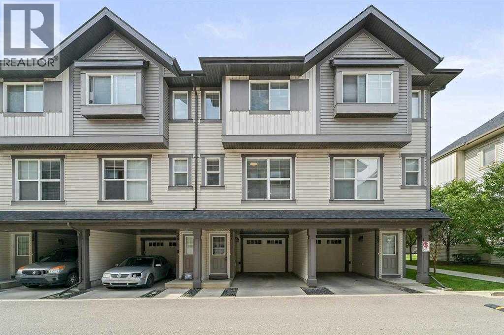 Row / Townhouse for Sale in 37 New Brighton Point SE|Calgary, Alberta T2Z1B6