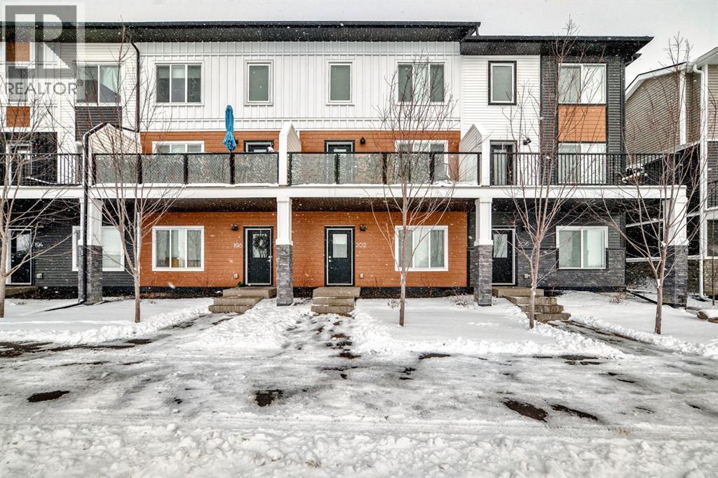 Row / Townhouse for Sale in 202 CREEKSTONE Drive SW|Calgary, Alberta T2X5L1