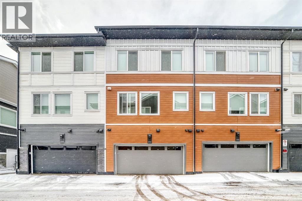 Row / Townhouse for Sale in 202 CREEKSTONE Drive SW|Calgary, Alberta T2X5L1 3