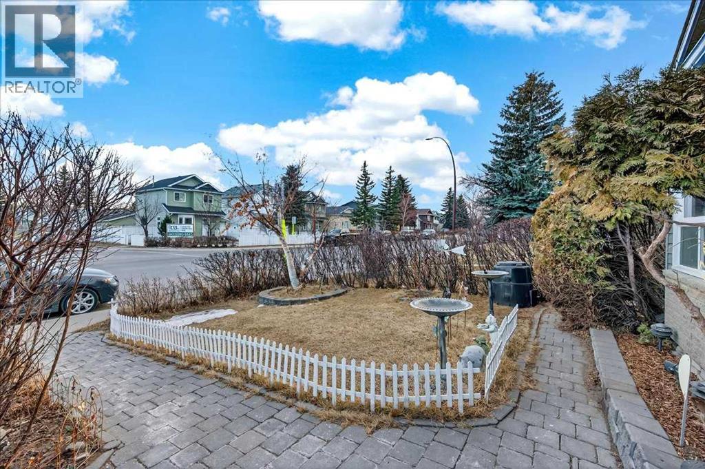 House for Sale in 262 Martindale Boulevard NE|Calgary, Alberta T3J3C8 4