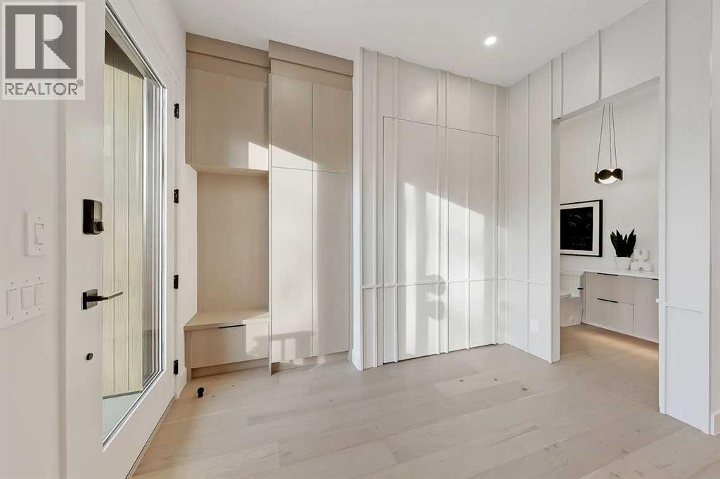 Duplex for Sale in 2216 35 Street SW|Calgary, Alberta T3E2X8 2