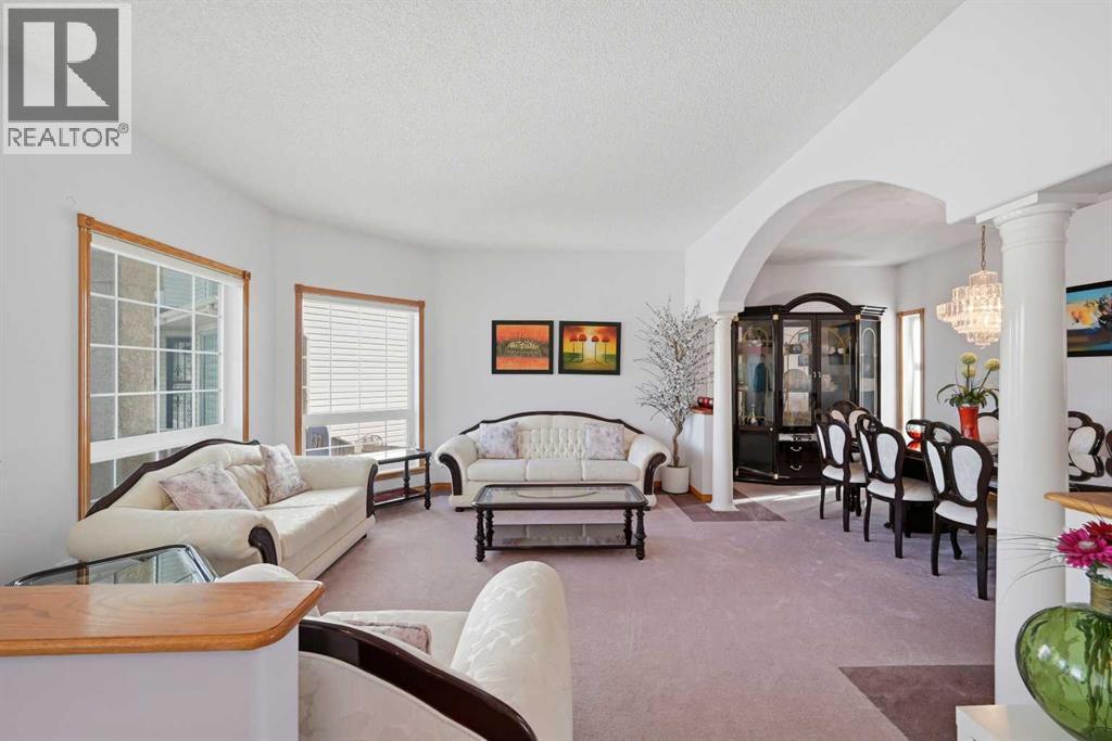 House for Sale in 141 Coral Springs Place NE|Calgary, Alberta T3J3M6 3