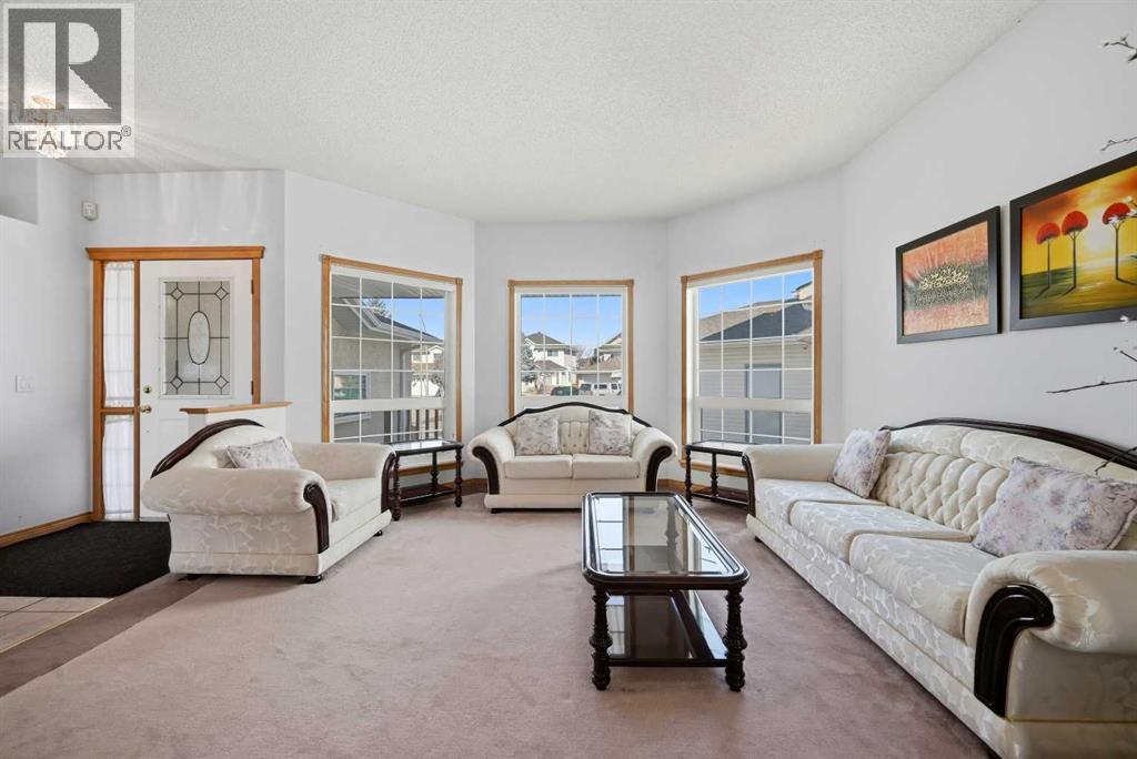 House for Sale in 141 Coral Springs Place NE|Calgary, Alberta T3J3M6 2