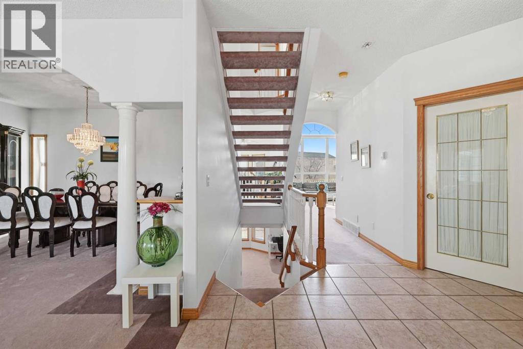 House for Sale in 141 Coral Springs Place NE|Calgary, Alberta T3J3M6 4