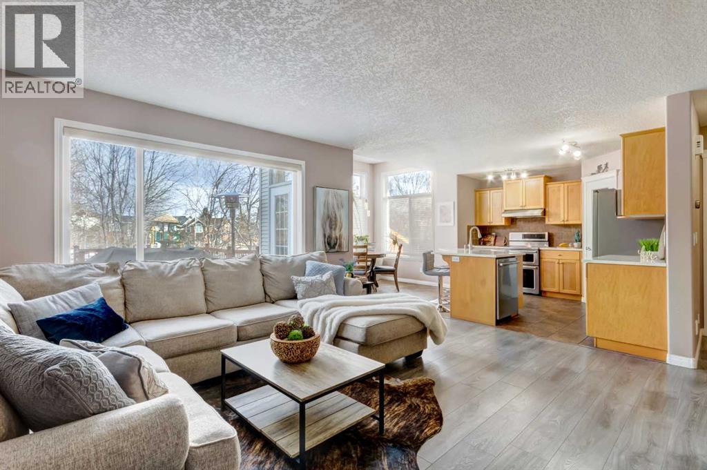 House for Sale in 226 Cougarstone Gardens SW|Calgary, Alberta T3H4W6 5