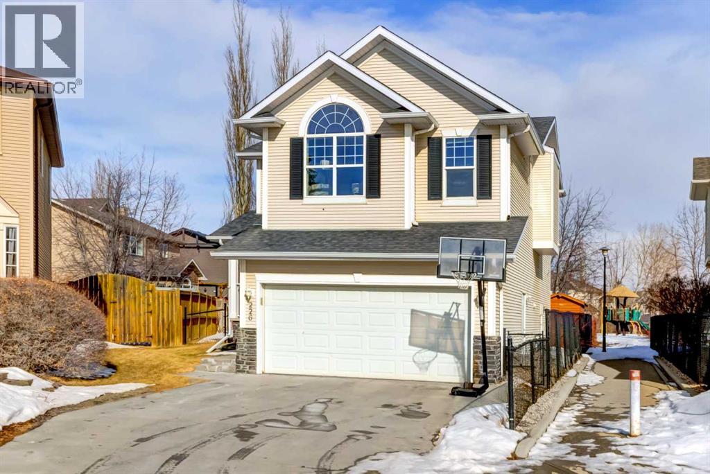 House for Sale in 226 Cougarstone Gardens SW|Calgary, Alberta T3H4W6 2