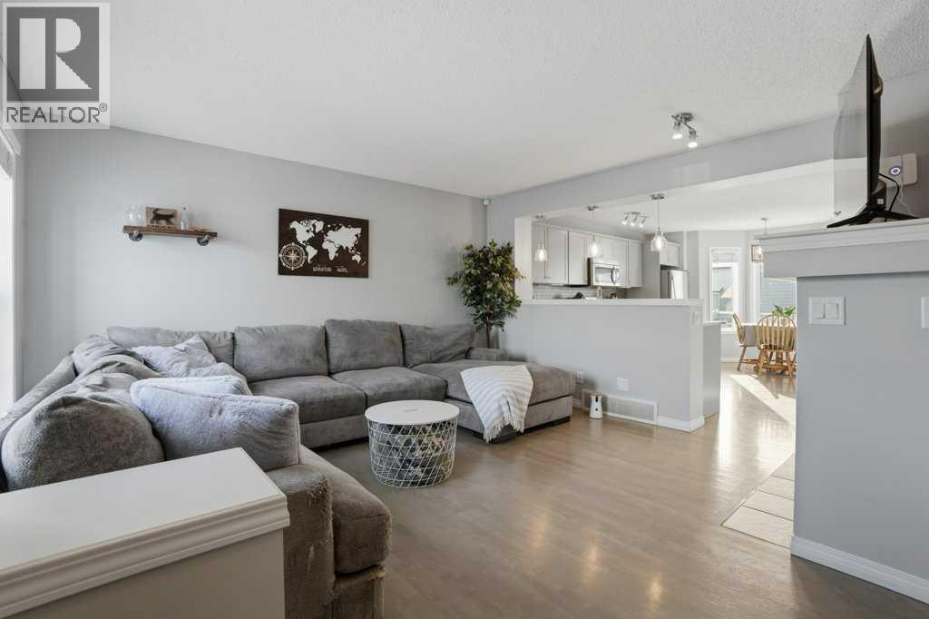 Duplex for Sale in 505 Mckenzie Towne Drive SE|Calgary, Alberta T2Z0L8 4