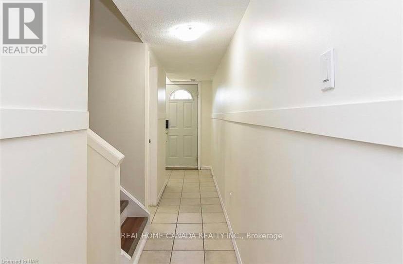 Row / Townhouse for Sale in 34 - 6449 GLEN ERIN DRIVE|Mississauga (Meadowvale), Ontario L5N2T2 2