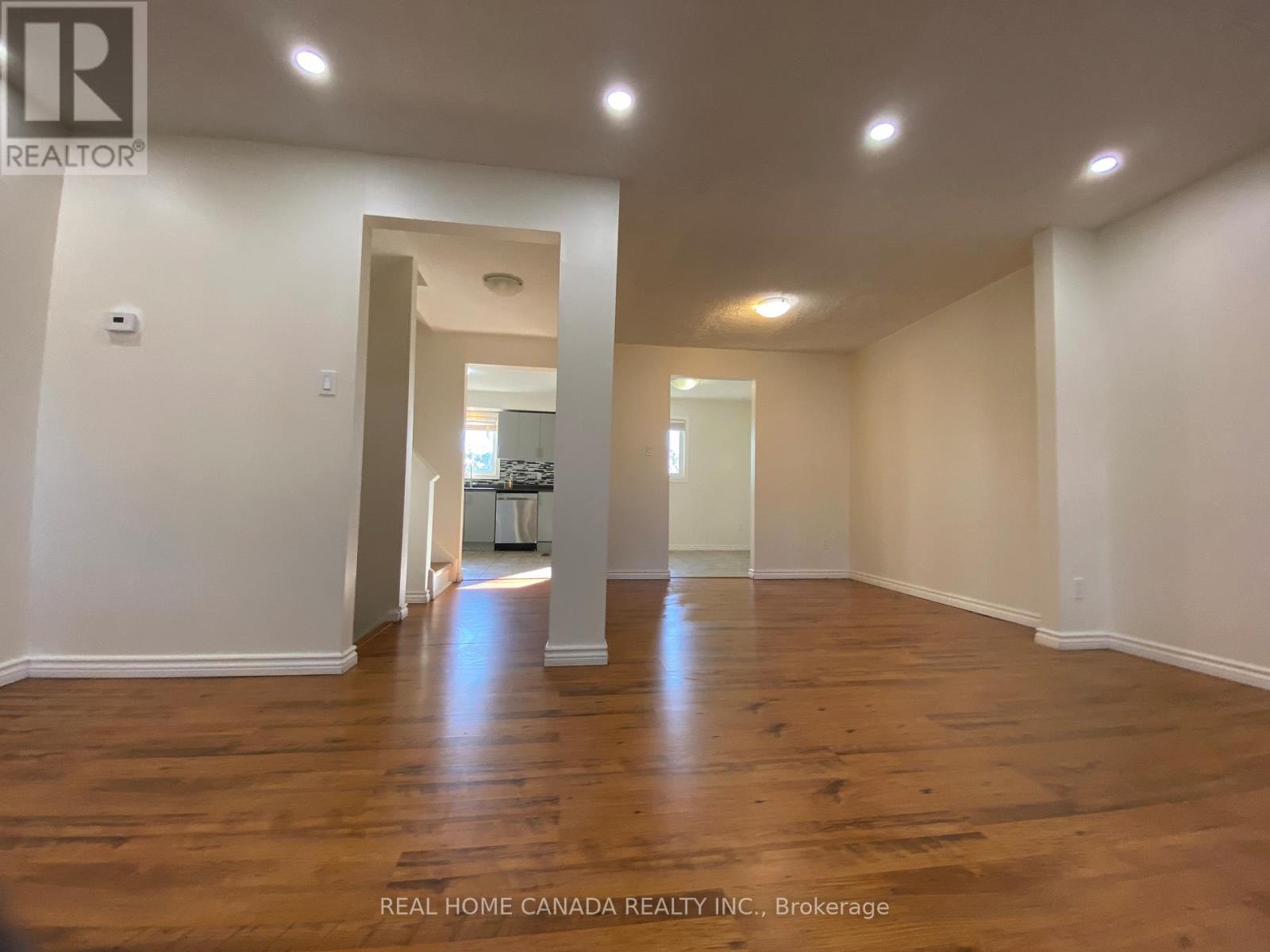 Row / Townhouse for Sale in 34 - 6449 GLEN ERIN DRIVE|Mississauga (Meadowvale), Ontario L5N2T2 3