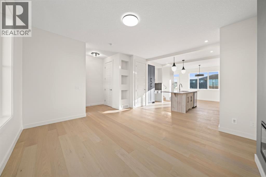 Row / Townhouse for Sale in 25 Sora Gate SE|Calgary, Alberta T3S0A7 2