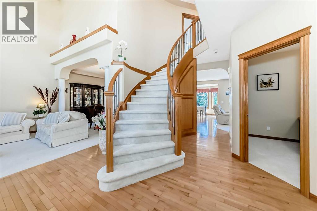 House for Sale in 40 Royal Highland Court NW|Calgary, Alberta T3G4Y2 5