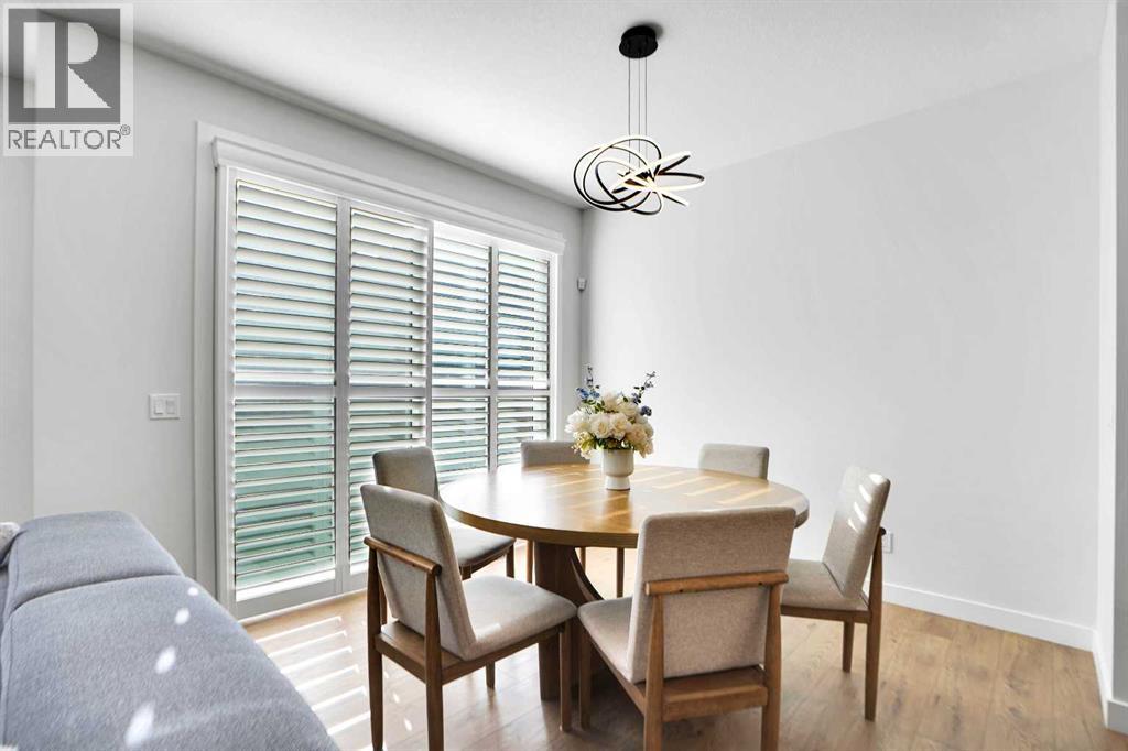 House for Sale in 117 Amblehurst Green NW|Calgary, Alberta T3P1W8